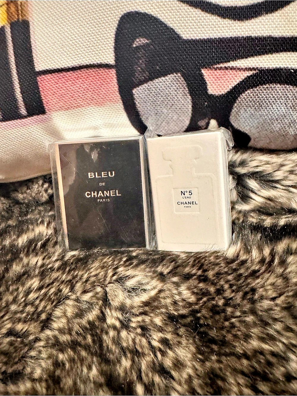 Chanel Bleu de Chanel & N°5 L'EAU Sample Vial Set Black & White (his/her